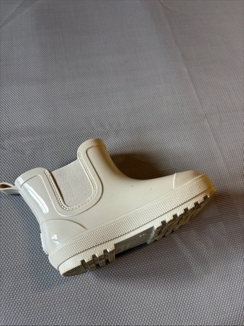 BearPaw glossy cream
